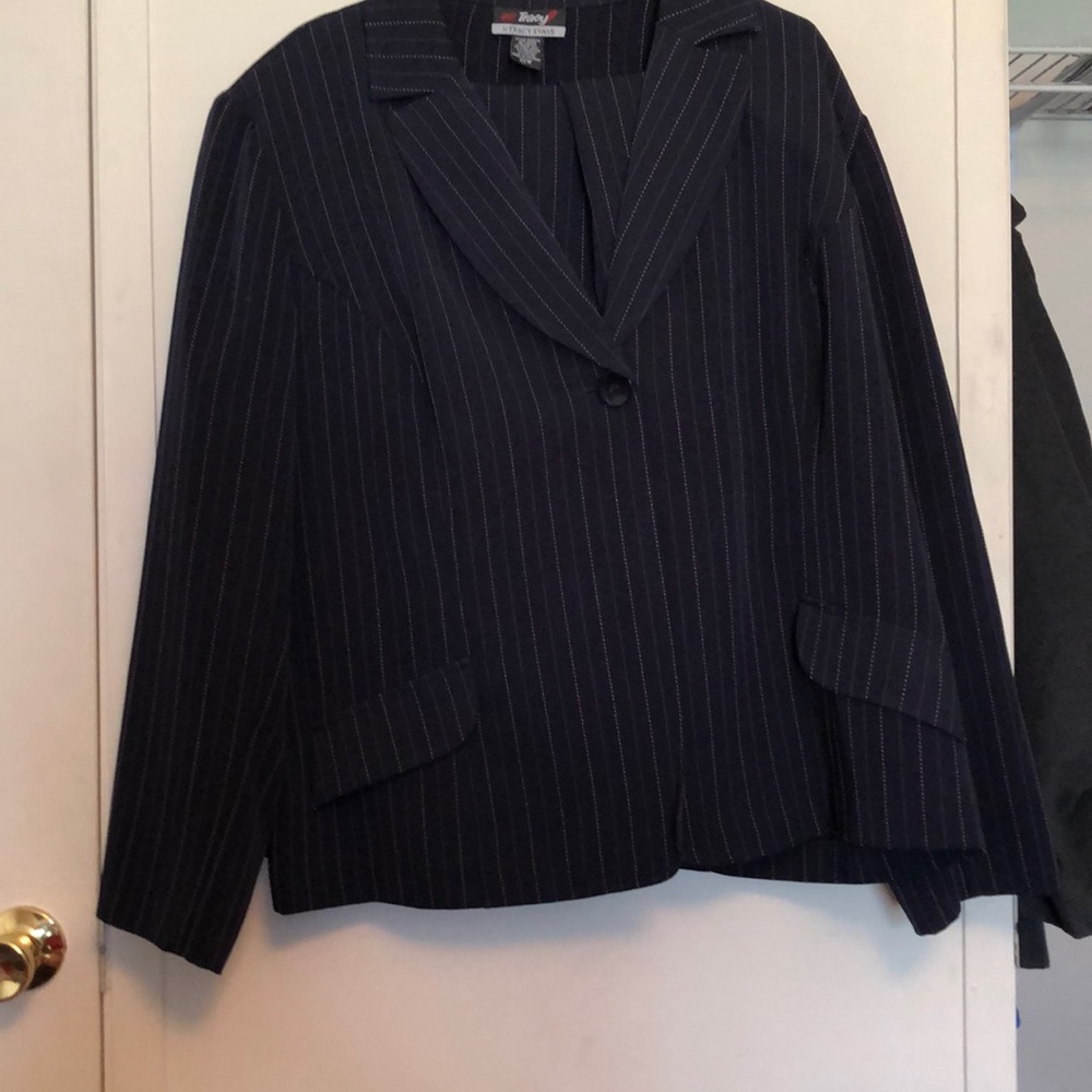 Plus size skirt suite